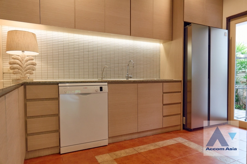 9  4 br House For Rent in Sukhumvit ,Bangkok BTS Phrom Phong 9002001