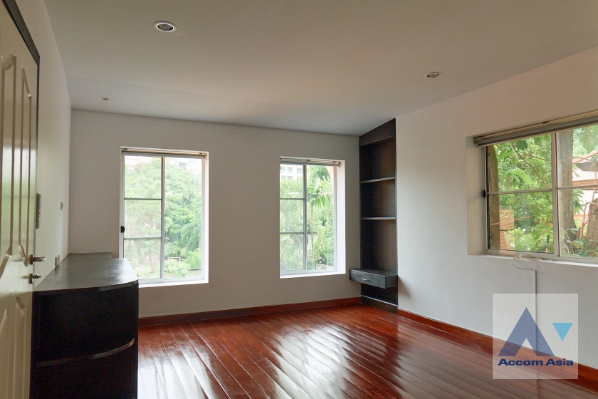 18  4 br House For Rent in Sukhumvit ,Bangkok BTS Phrom Phong 9002001