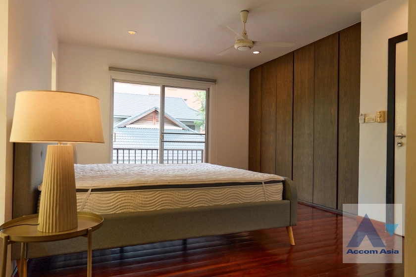 16  4 br House For Rent in Sukhumvit ,Bangkok BTS Phrom Phong 9002001