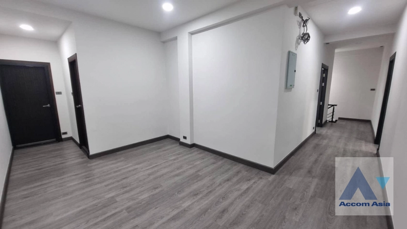 8  6 br House For Rent in Sukhumvit ,Bangkok BTS Phrom Phong AA40777