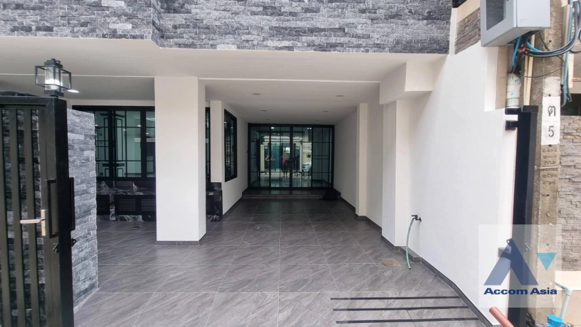  1  6 br House For Rent in Sukhumvit ,Bangkok BTS Phrom Phong AA40777