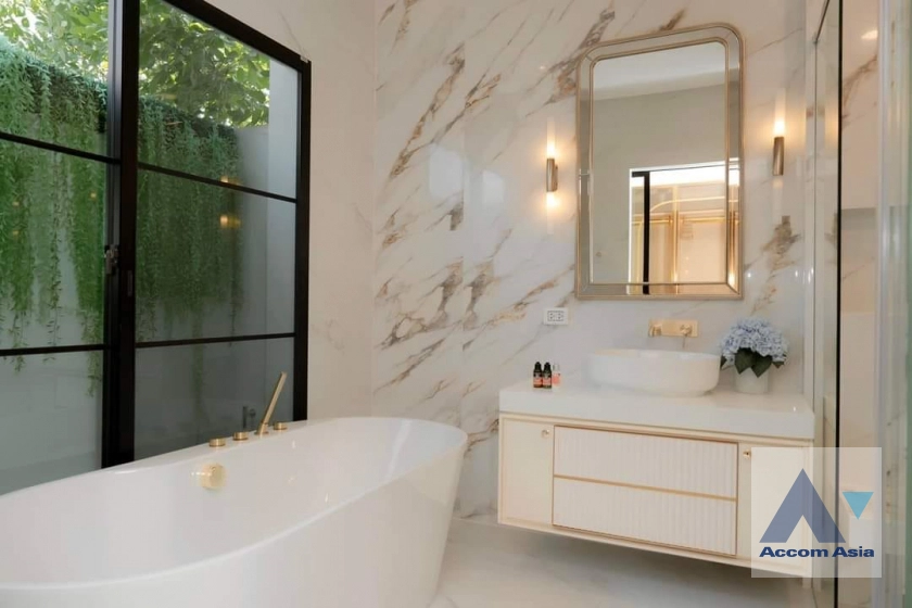 19  4 br House for rent and sale in Latkrabang ,Bangkok ARL Ban Thap Chang at Nantawan Rama 9 New Krungthepkreetha AA40778