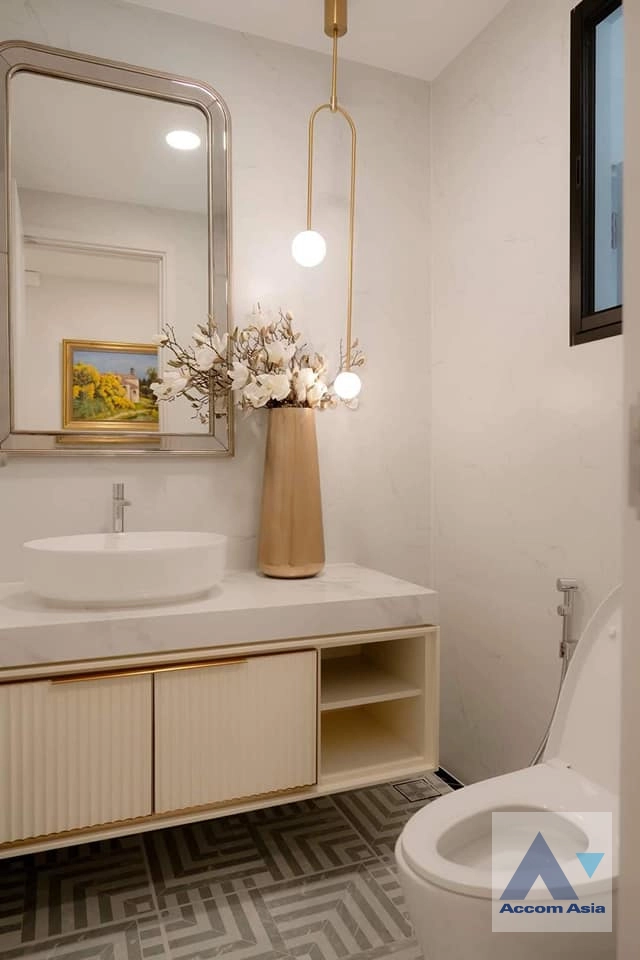 18  4 br House for rent and sale in Latkrabang ,Bangkok ARL Ban Thap Chang at Nantawan Rama 9 New Krungthepkreetha AA40778