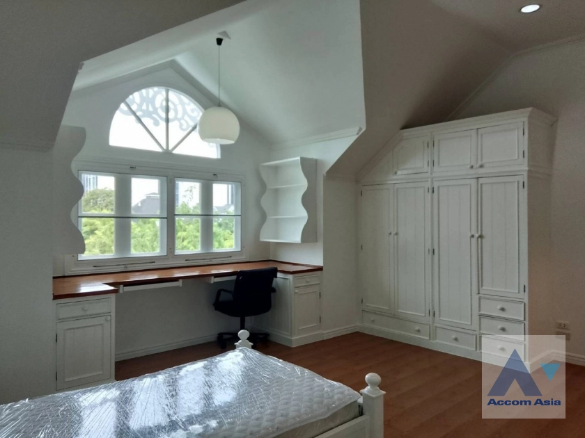 7  3 br Townhouse for rent and sale in Bang Na ,Bangkok BTS Bearing at Fantasia Villa 2 AA40788