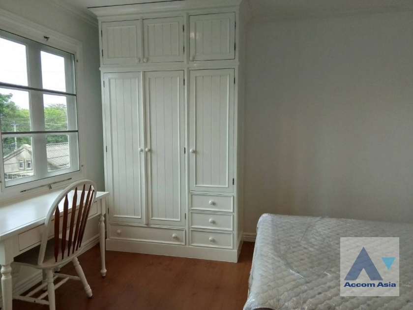 8  3 br Townhouse for rent and sale in Bang Na ,Bangkok BTS Bearing at Fantasia Villa 2 AA40788