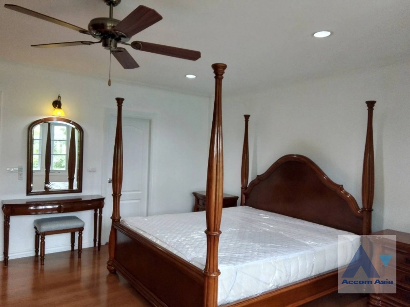 9  3 br Townhouse for rent and sale in Bang Na ,Bangkok BTS Bearing at Fantasia Villa 2 AA40788