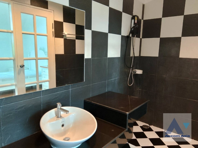 18  3 br Townhouse for rent and sale in Bang Na ,Bangkok BTS Bearing at Fantasia Villa 2 AA40788