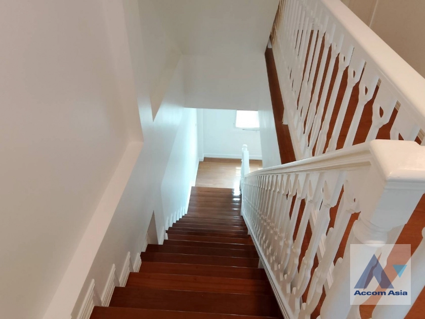 15  3 br Townhouse for rent and sale in Bang Na ,Bangkok BTS Bearing at Fantasia Villa 2 AA40788