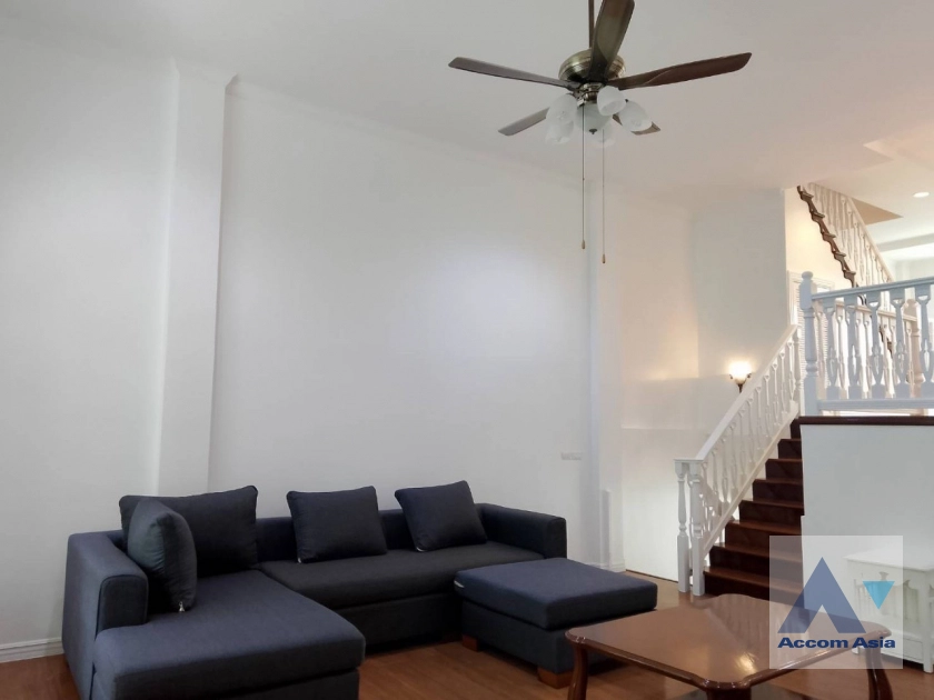 28  3 br Townhouse for rent and sale in Bang Na ,Bangkok BTS Bearing at Fantasia Villa 2 AA40788