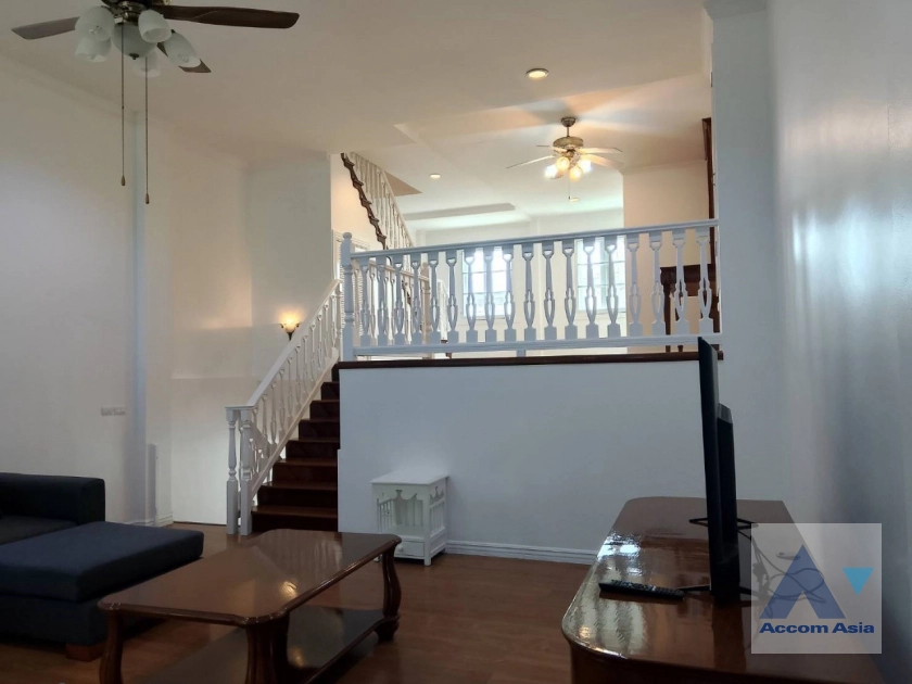 29  3 br Townhouse for rent and sale in Bang Na ,Bangkok BTS Bearing at Fantasia Villa 2 AA40788