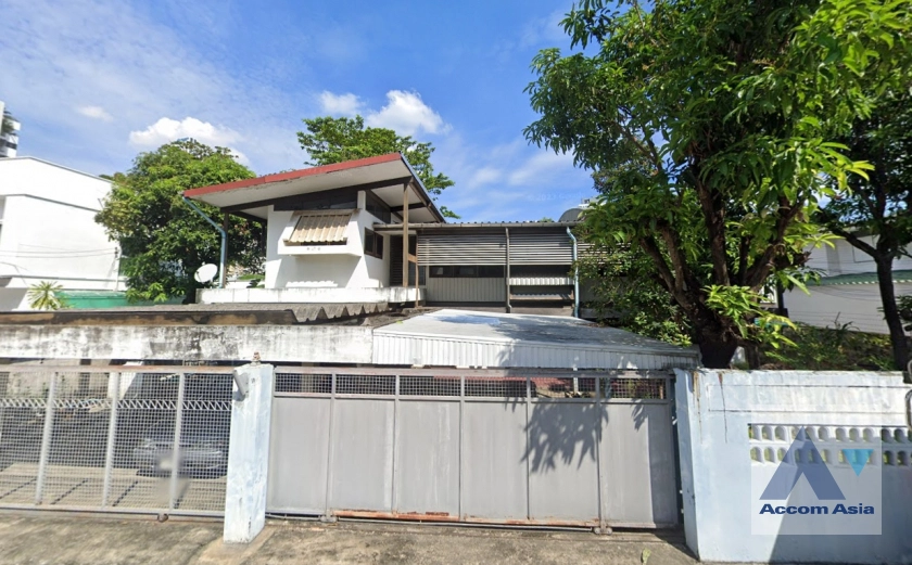  2  House For Sale in Sukhumvit ,Bangkok BTS On Nut AA40800
