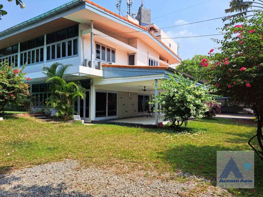 5  4 br House For Rent in New Phetchaburi ,Bangkok MRT Phetchaburi AA40803