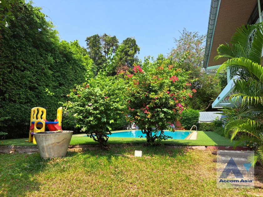 Private Swimming Pool house for rent in New Phetchaburi, Bangkok Code AA40803