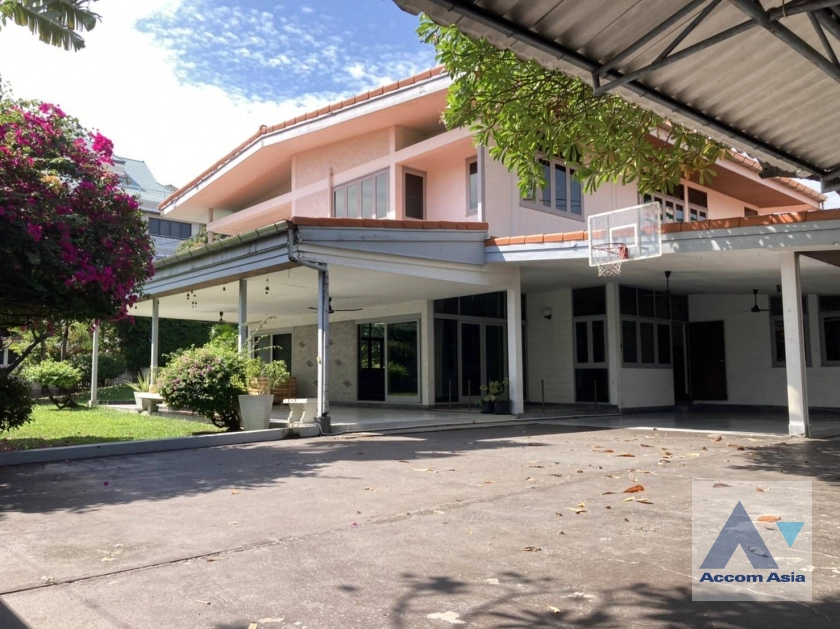 6  4 br House For Rent in New Phetchaburi ,Bangkok MRT Phetchaburi AA40803