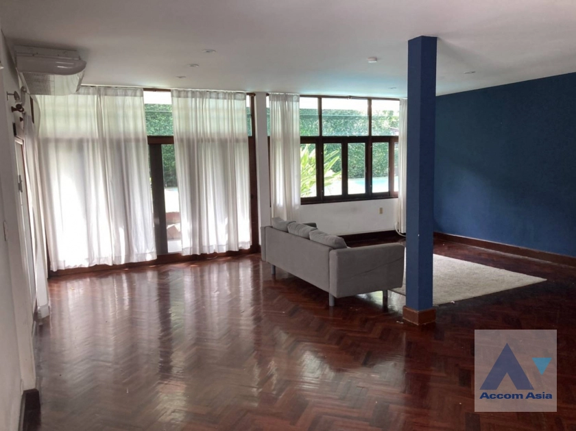 10  4 br House For Rent in New Phetchaburi ,Bangkok MRT Phetchaburi AA40803