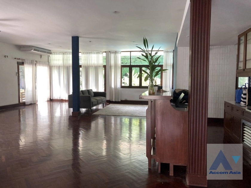 12  4 br House For Rent in New Phetchaburi ,Bangkok MRT Phetchaburi AA40803