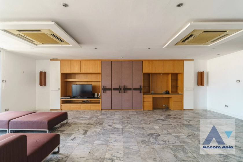 unit 2 Bedrooms  Condominium For Sale in Sukhumvit, Bangkok  near BTS Phrom Phong (AA40807)