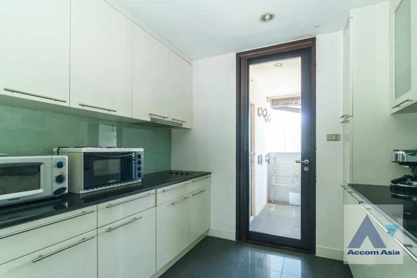 6  2 br Condominium For Sale in Sukhumvit ,Bangkok BTS Phrom Phong at D.S. Tower 1 AA40807