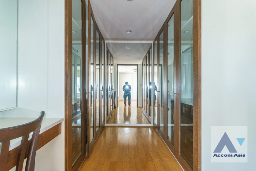 12  2 br Condominium For Sale in Sukhumvit ,Bangkok BTS Phrom Phong at D.S. Tower 1 AA40807