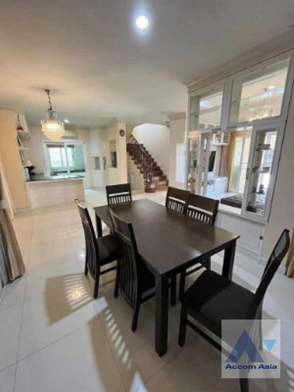 unit 3 Bedrooms  House For Rent in Latkrabang, Bangkok  near ARL Ban Thap Chang (AA40812)