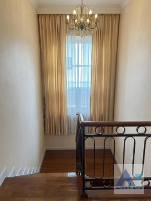 8  3 br House For Rent in Latkrabang ,Bangkok ARL Ban Thap Chang at House AA40812