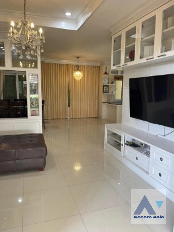  1  3 br House For Rent in Latkrabang ,Bangkok ARL Ban Thap Chang at House AA40812