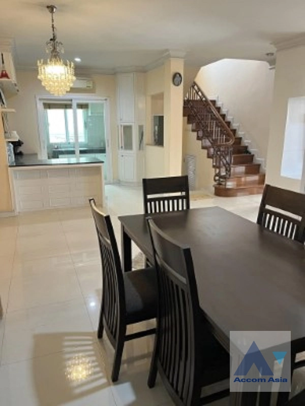 unit 3 Bedrooms  House For Rent in Latkrabang, Bangkok  near ARL Ban Thap Chang (AA40812)