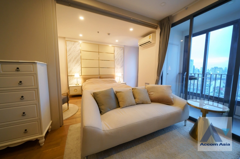 unit 1 Bedroom  Condominium For Rent & Sale in Phaholyothin, Bangkok  near BTS Chitlom (AA40837)