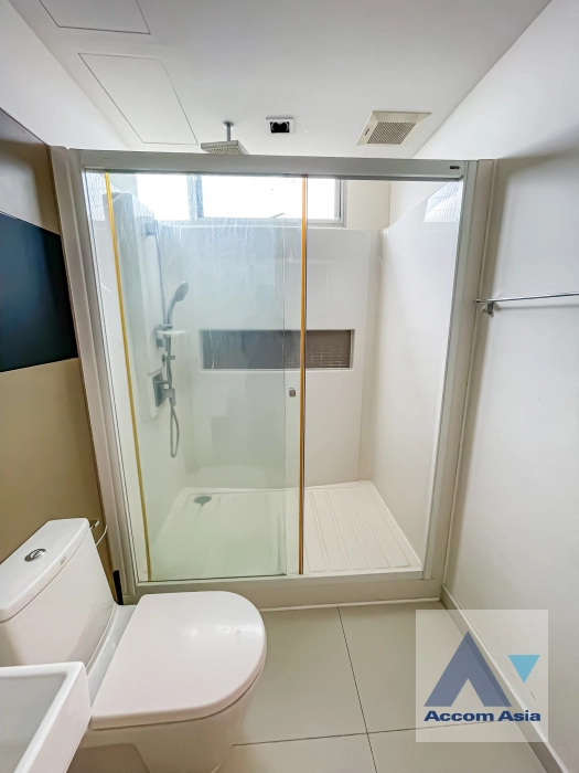 24  2 br Condominium For Sale in Charoen Nakhon ,Bangkok BTS Pho Nimit at The room Sathorn Taksin AA40851