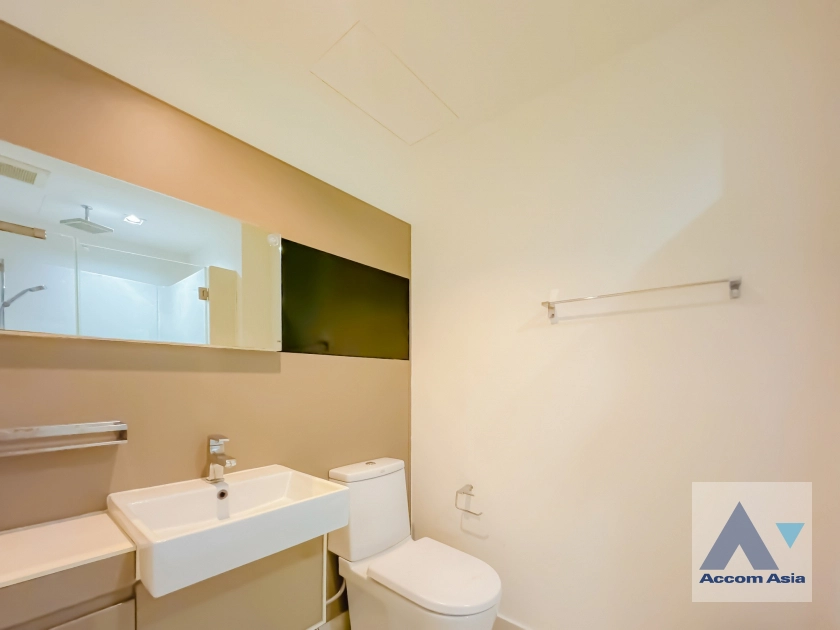 27  2 br Condominium For Sale in Charoen Nakhon ,Bangkok BTS Pho Nimit at The room Sathorn Taksin AA40851