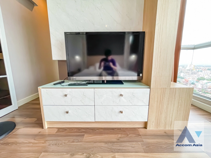 20  2 br Condominium For Sale in Charoen Nakhon ,Bangkok BTS Pho Nimit at The room Sathorn Taksin AA40851