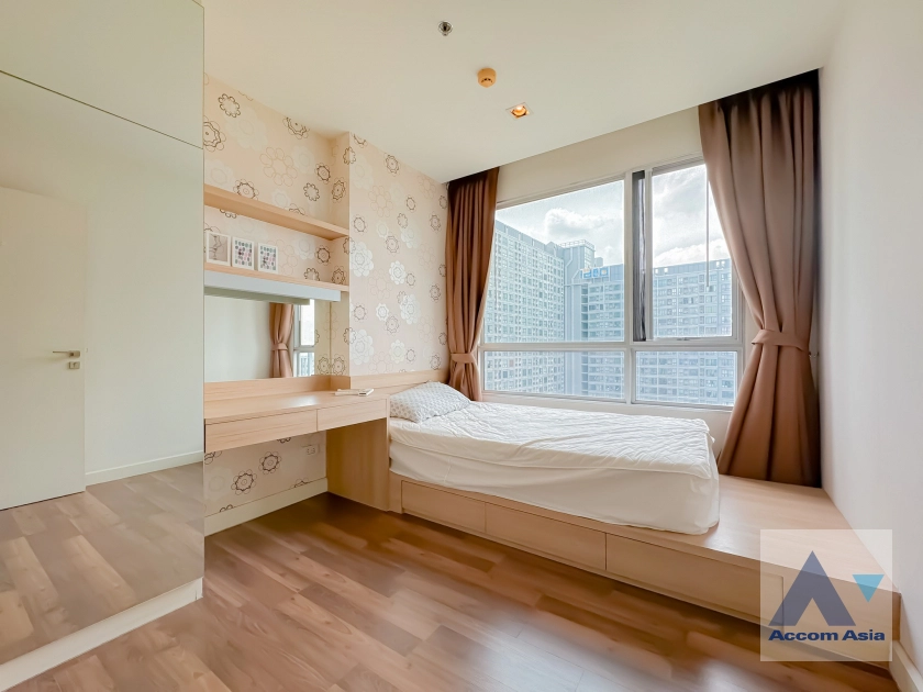 18  2 br Condominium For Sale in Charoen Nakhon ,Bangkok BTS Pho Nimit at The room Sathorn Taksin AA40851