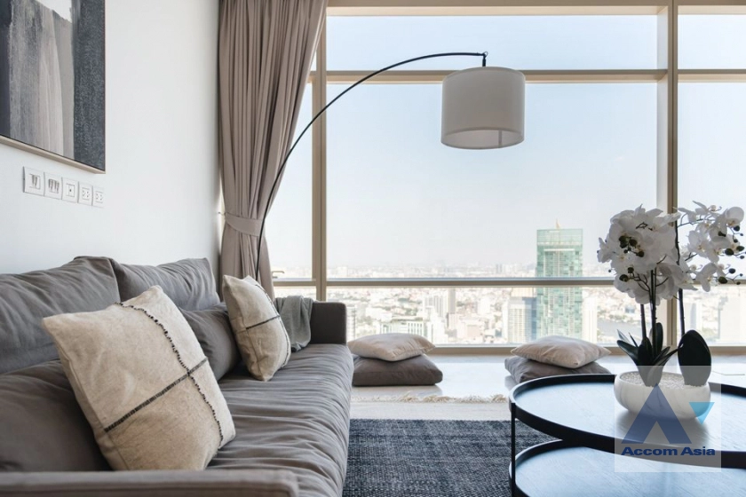 unit 3 Bedrooms  Condominium For Sale in Sathorn, Bangkok  near BTS Saphan Taksin (AA40863)