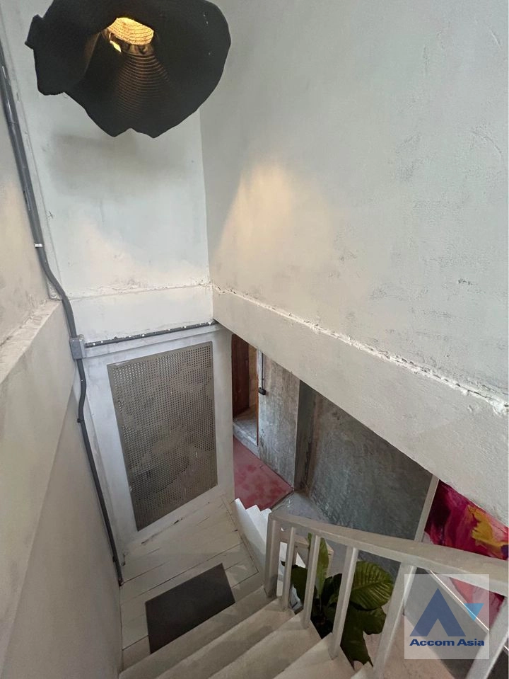 16  4 br Townhouse For Rent in Sukhumvit ,Bangkok BTS Phra khanong AA40869