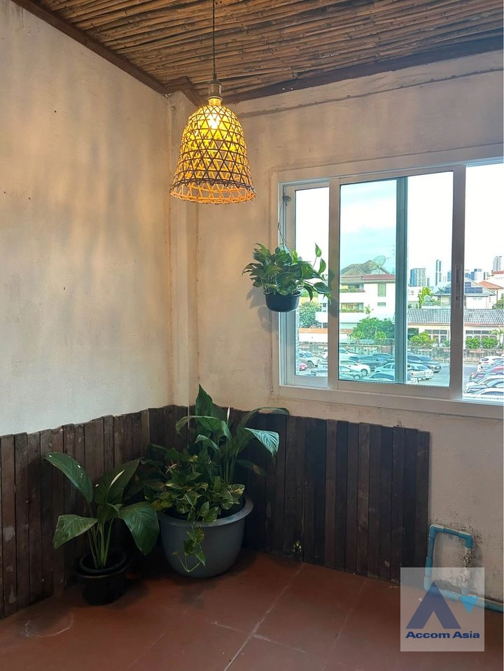 14  4 br Townhouse For Rent in Sukhumvit ,Bangkok BTS Phra khanong AA40869