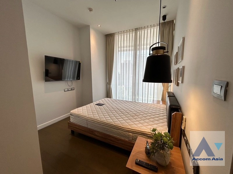 unit 1 Bedroom  Condominium For Rent & Sale in Ploenchit, Bangkok  near BTS Ratchadamri (AA40872)