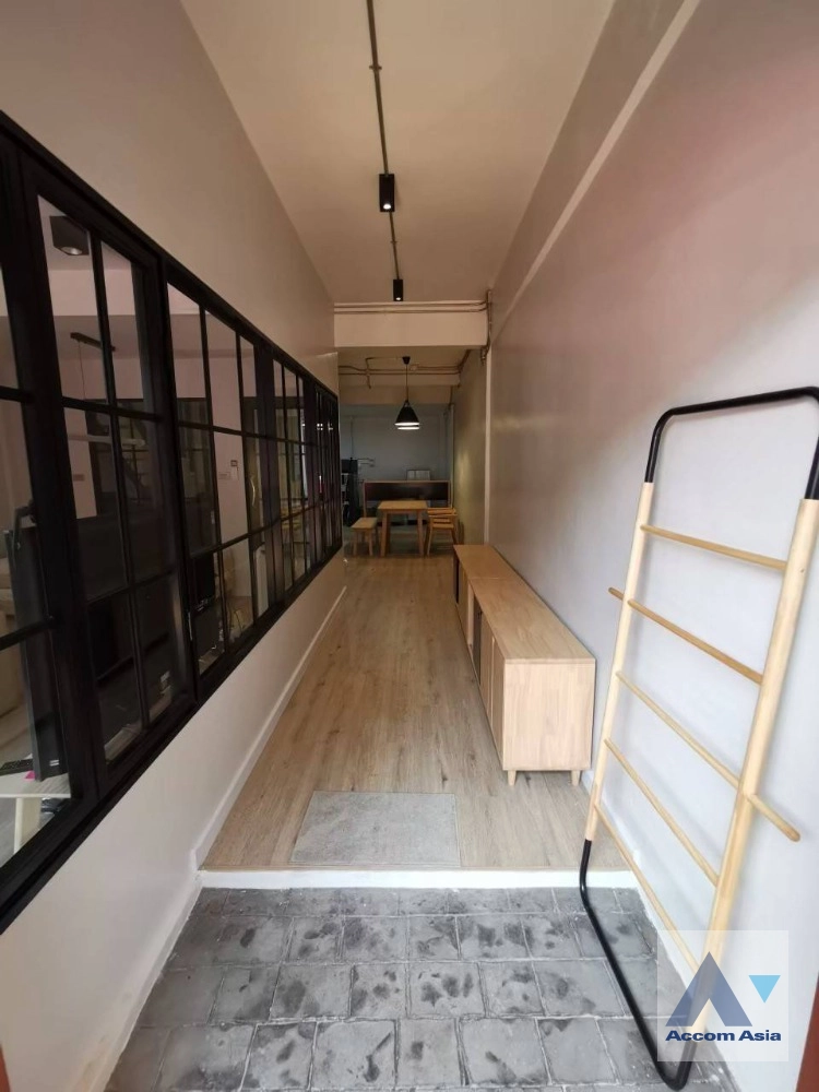 unit 2 Bedrooms  Townhouse For Rent & Sale in Ratchadaphisek, Bangkok  (AA40878)