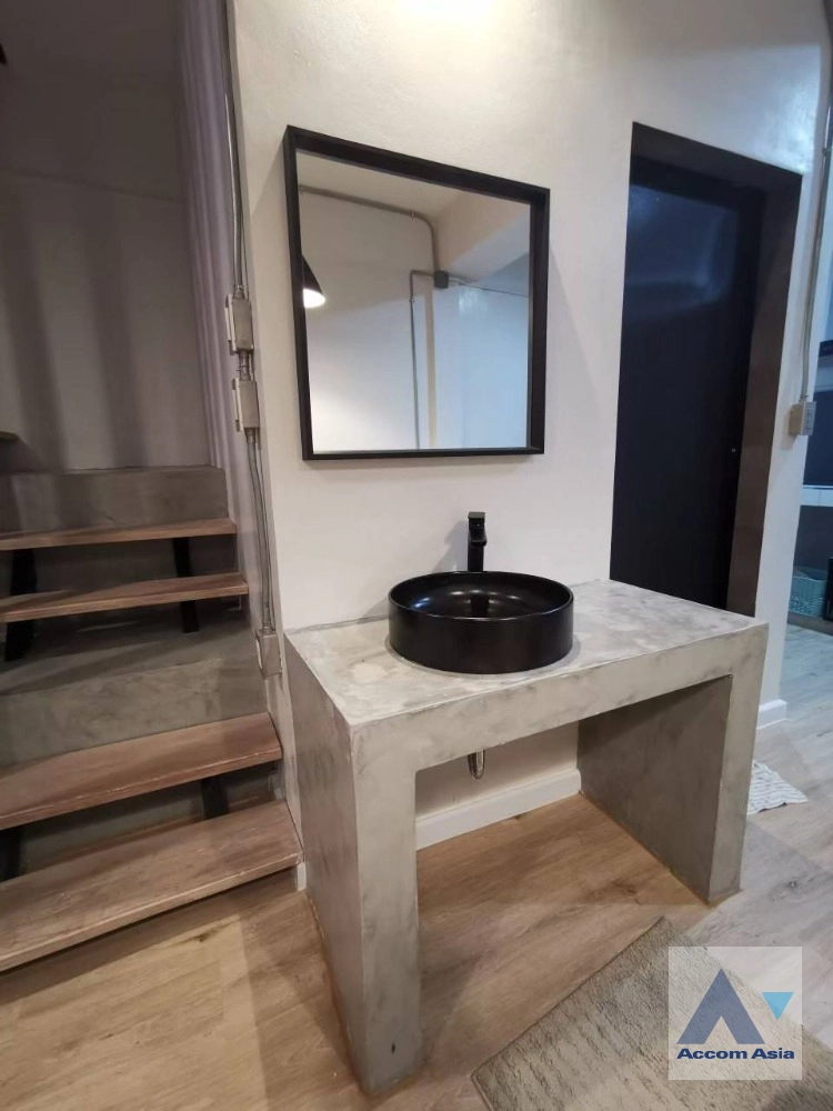 10  2 br Townhouse for rent and sale in Ratchadaphisek ,Bangkok  AA40878