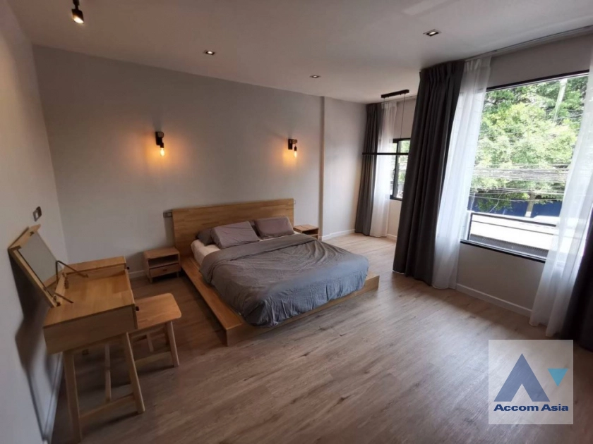 unit 2 Bedrooms  Townhouse For Rent & Sale in Ratchadaphisek, Bangkok  (AA40878)