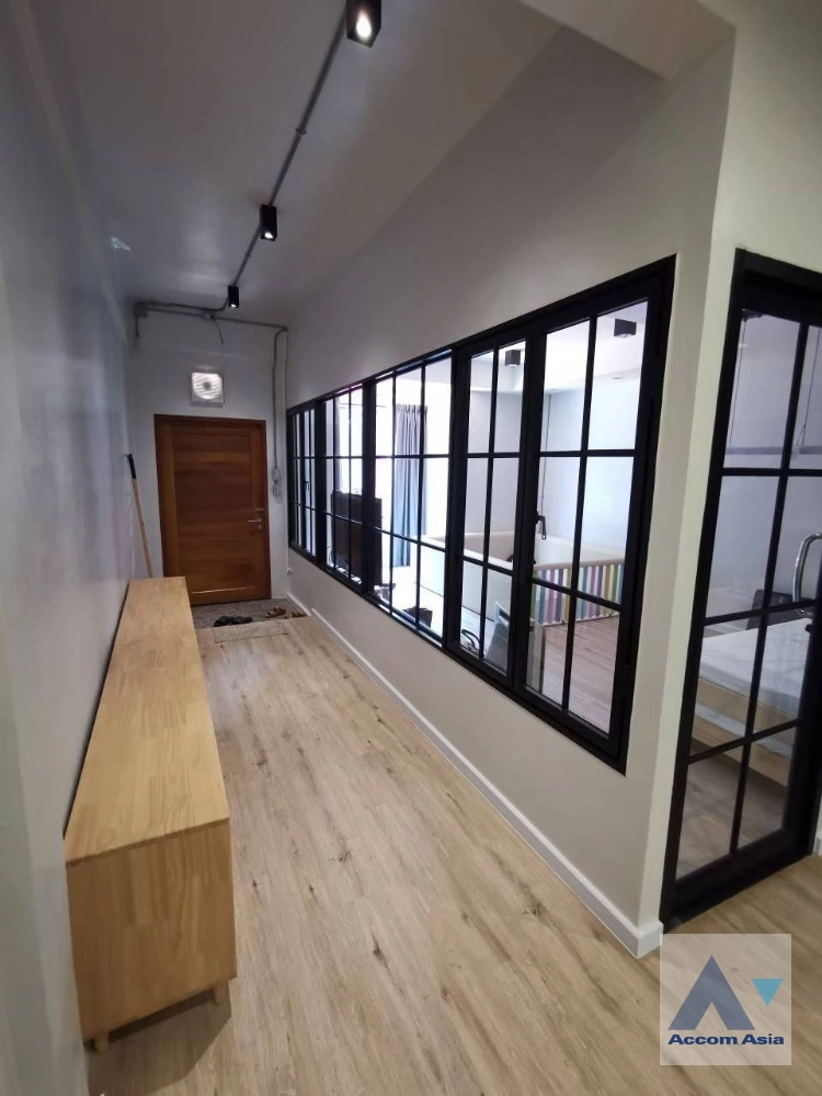 5  2 br Townhouse for rent and sale in Ratchadaphisek ,Bangkok  AA40878