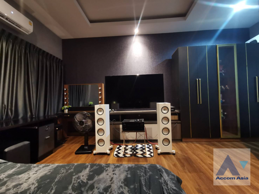 10  3 br Townhouse For Rent in Lat Phrao ,Bangkok  AA40879