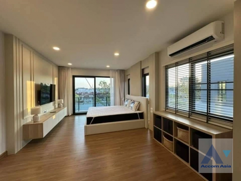 6  4 br House for rent and sale in Samutprakan ,Samutprakan  at Centro Bangna AA40882