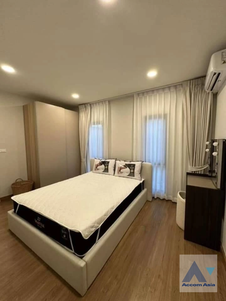 11  4 br House for rent and sale in Samutprakan ,Samutprakan  at Centro Bangna AA40882