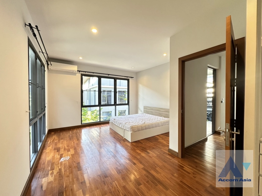 7  4 br House For Rent in Bang Na ,Bangkok BTS Bang Na at House in Compound AA40890