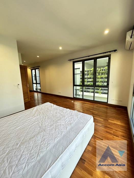 10  4 br House For Rent in Bang Na ,Bangkok BTS Bang Na at House in Compound AA40890