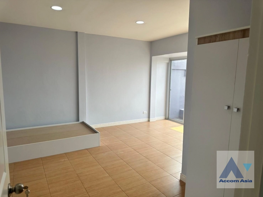 17  3 br Townhouse For Rent in Ratchadaphisek ,Bangkok  at Sinthanee Ratchada Ladprao AA40892