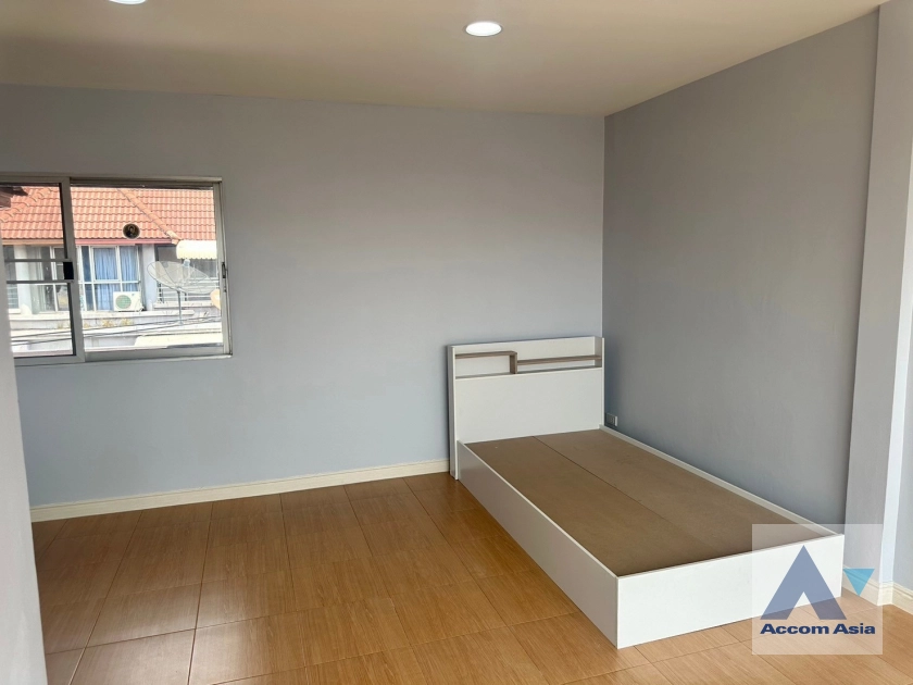 16  3 br Townhouse For Rent in Ratchadaphisek ,Bangkok  at Sinthanee Ratchada Ladprao AA40892