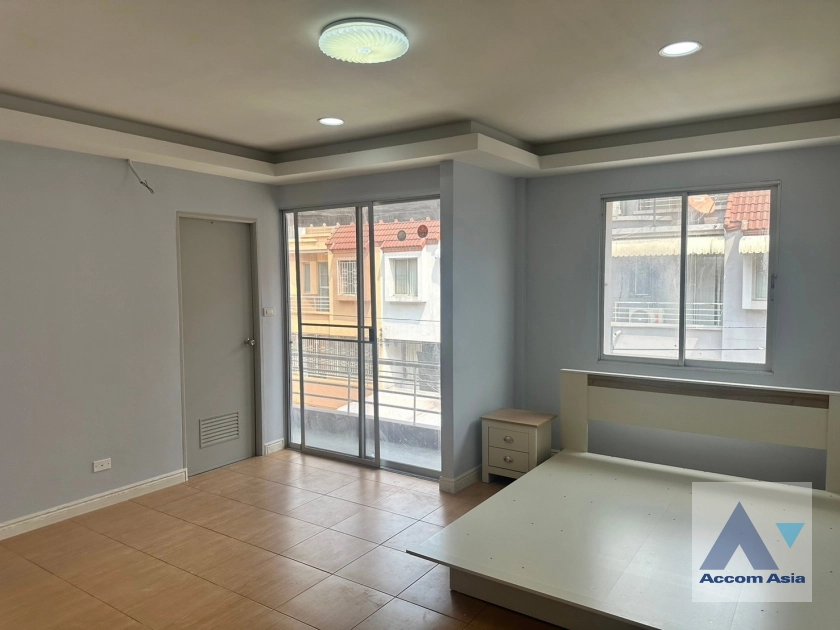 14  3 br Townhouse For Rent in Ratchadaphisek ,Bangkok  at Sinthanee Ratchada Ladprao AA40892