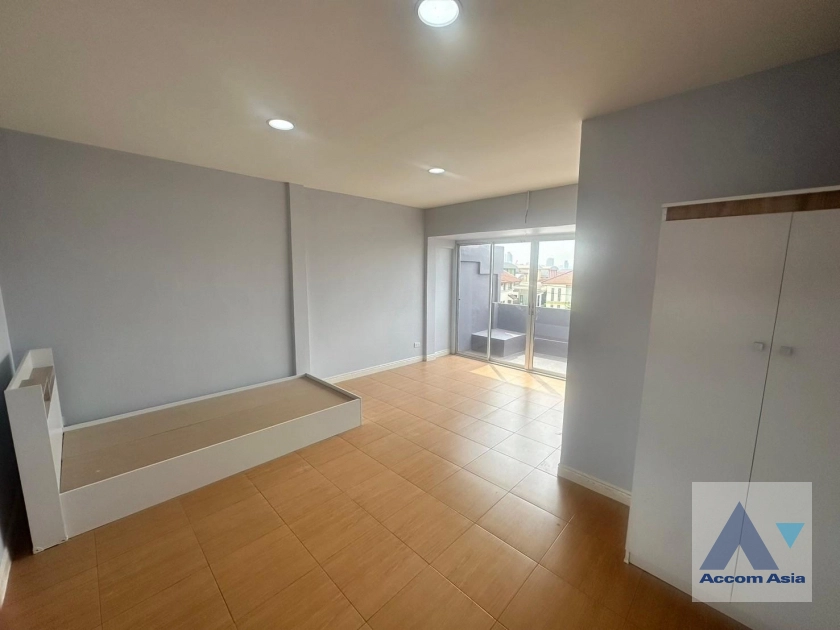 18  3 br Townhouse For Rent in Ratchadaphisek ,Bangkok  at Sinthanee Ratchada Ladprao AA40892