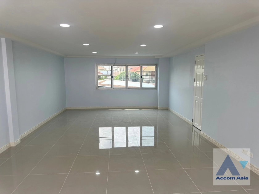 5  3 br Townhouse For Rent in Ratchadaphisek ,Bangkok  at Sinthanee Ratchada Ladprao AA40892